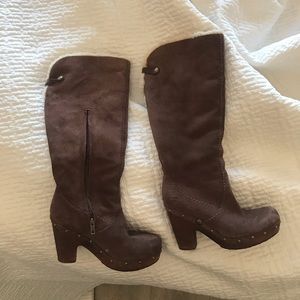 UGG fully lined 2 inch heel boots